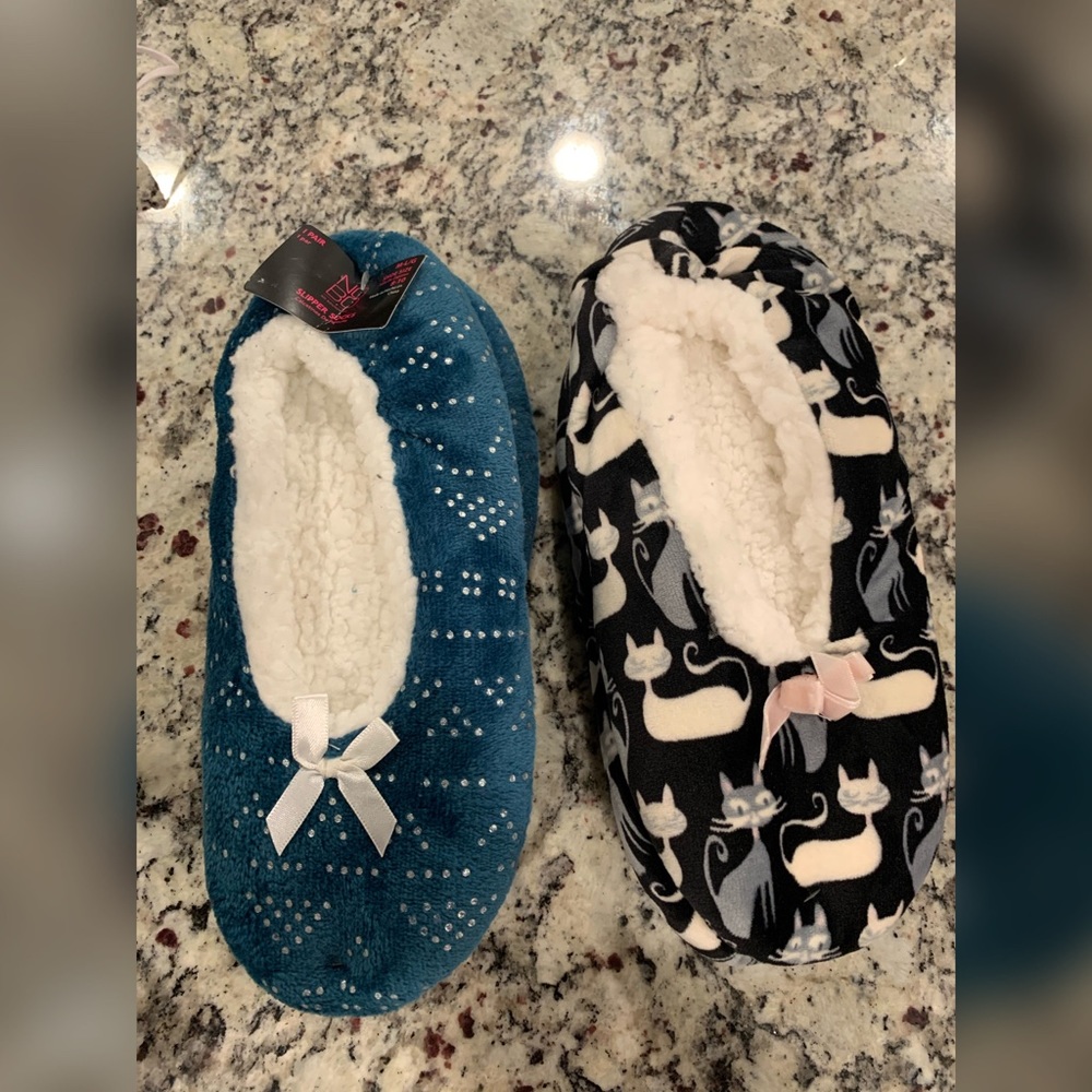 Womens Slippers NWT comes as a set